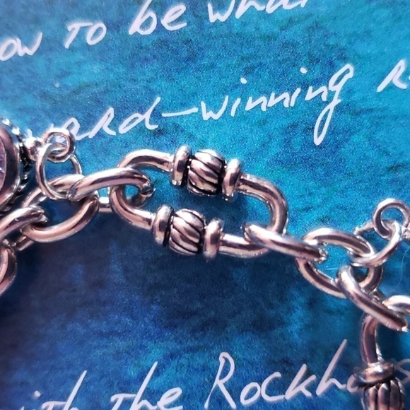 PARK LANE bracelet with 5 charms. Beautiful craftsmanship on point 👌 - Picture 3 of 8